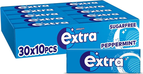 Open Extra Peppermint blister pack showing ten white-coated gum pieces beside the 30 x 10pcs bulk carton, highlighting refreshing peppermint flavor and sugar-free gum
